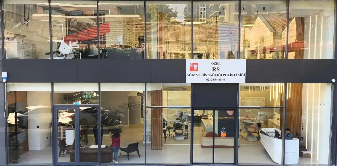 İstanbul Rsmile Dental Clinic hasta kabul alanı fotoğrafı