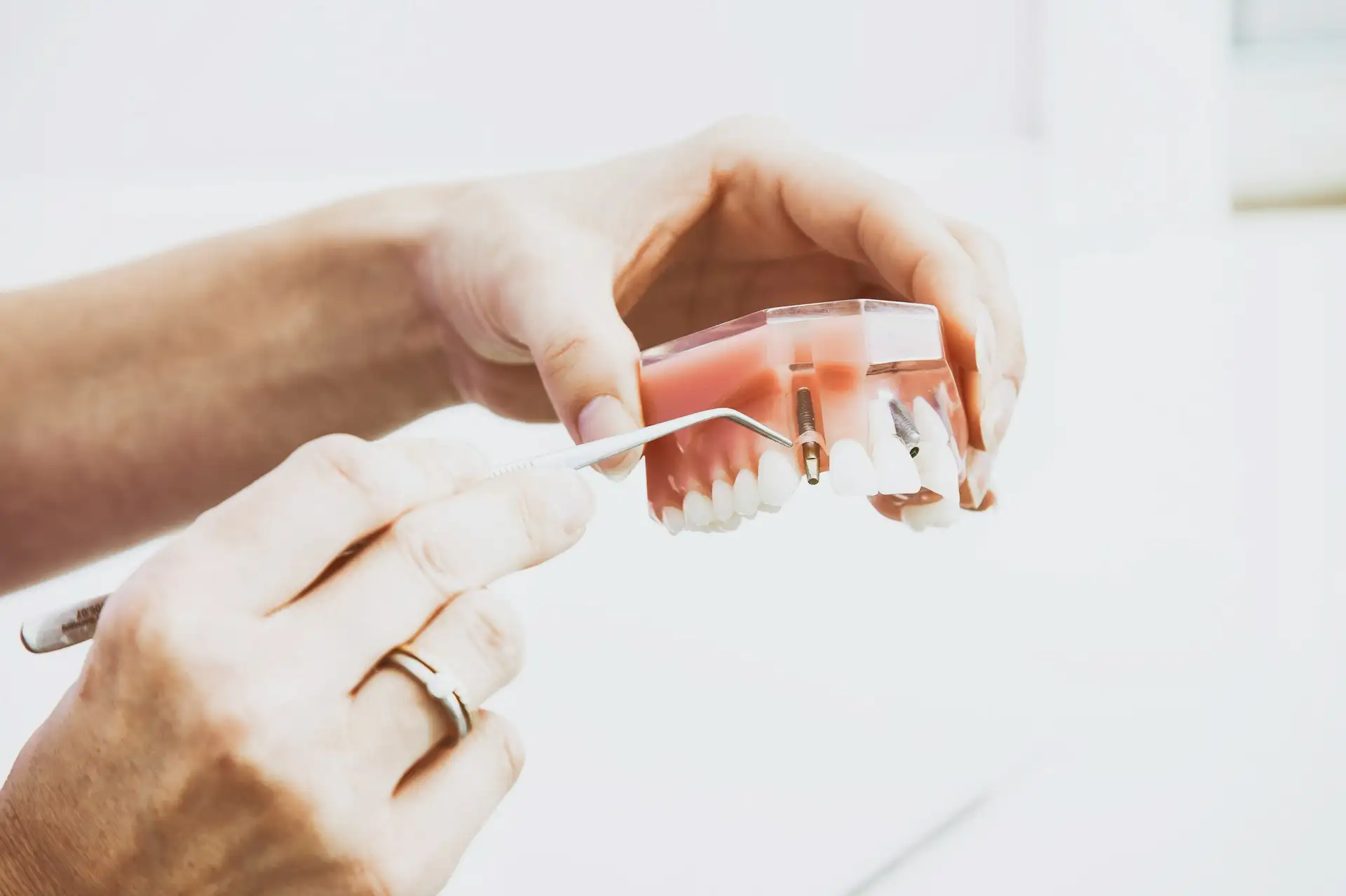 İstanbul R Smile Dental Clinic diş hekimi, güvenilir diş tedavi uzmanı